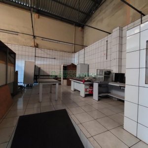 Loja com 245m², no bairro Charqueadas em Caxias do Sul para Alugar