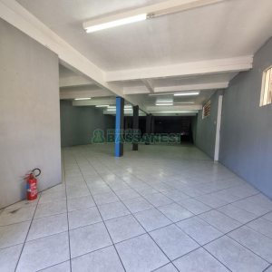 Loja com 245m², no bairro Charqueadas em Caxias do Sul para Alugar