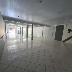 Loja com 245m², no bairro Charqueadas em Caxias do Sul para Alugar