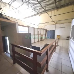 Loja com 245m², no bairro Charqueadas em Caxias do Sul para Alugar