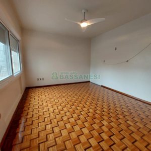 Casa com 140m², 2 dormitórios, no bairro São Pelegrino em Caxias do Sul para Alugar ou Comprar