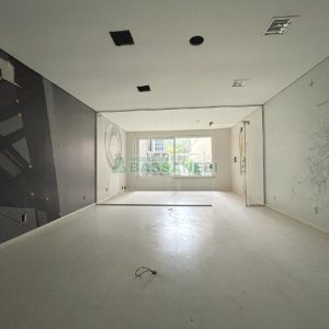 Loja com 120m², no bairro São Pelegrino em Caxias do Sul para Alugar