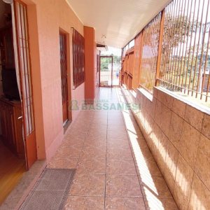 Casa com 90m², 3 dormitórios, no bairro Planalto em Caxias do Sul para Alugar