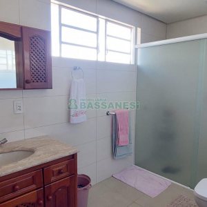 Casa com 90m², 3 dormitórios, no bairro Planalto em Caxias do Sul para Alugar