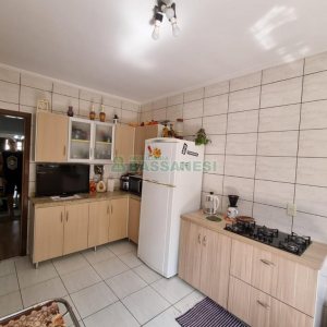 Casa com 168m², 3 dormitórios, 4 vagas, no bairro De Zorzi em Caxias do Sul para Comprar