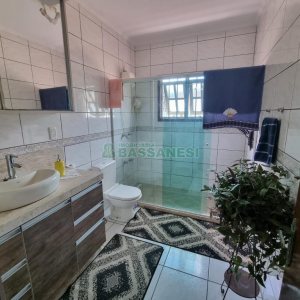Casa com 168m², 3 dormitórios, 4 vagas, no bairro De Zorzi em Caxias do Sul para Comprar