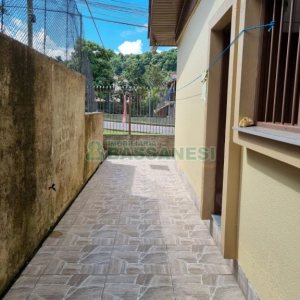 Casa com 168m², 3 dormitórios, 4 vagas, no bairro De Zorzi em Caxias do Sul para Comprar