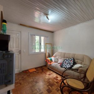 Casa Mobiliada com 135m², 2 dormitórios, no bairro Santa Catarina em Caxias do Sul para Comprar
