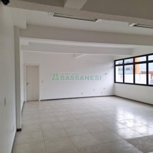 Sala com 797m², no bairro São Pelegrino em Caxias do Sul para Alugar