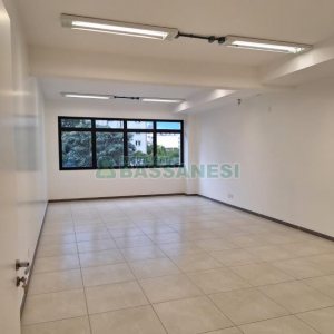 Sala com 797m², no bairro São Pelegrino em Caxias do Sul para Alugar