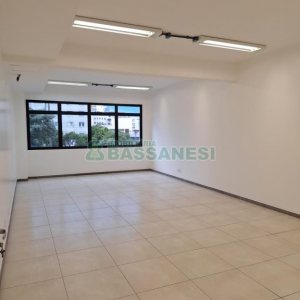 Sala com 797m², no bairro São Pelegrino em Caxias do Sul para Alugar
