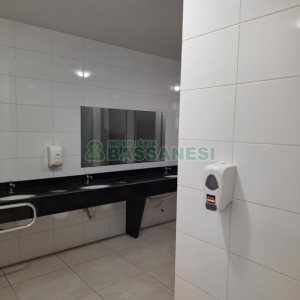 Sala com 797m², no bairro São Pelegrino em Caxias do Sul para Alugar