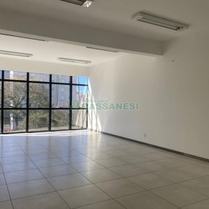 Sala com 797m², no bairro São Pelegrino em Caxias do Sul para Alugar