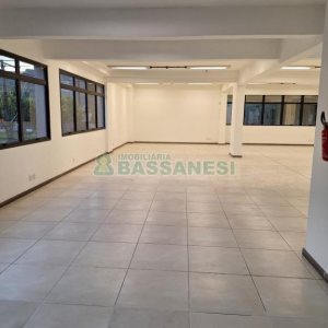 Sala com 600m², no bairro São Pelegrino em Caxias do Sul para Alugar
