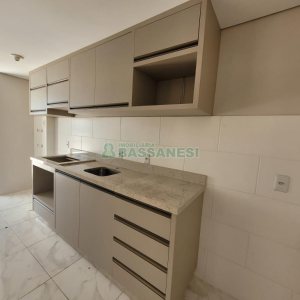 Apartamento com 81m², 2 dormitórios, 1 vaga, no bairro Jardelino Ramos em Caxias do Sul para Alugar ou Comprar