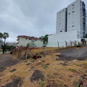 Terreno com 420m², no bairro Sanvitto em Caxias do Sul para Comprar
