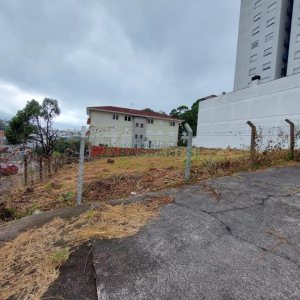 Terreno com 420m², no bairro Sanvitto em Caxias do Sul para Comprar