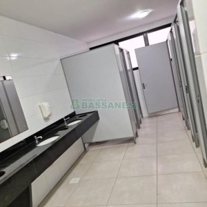 Sala com 797m², no bairro São Pelegrino em Caxias do Sul para Alugar