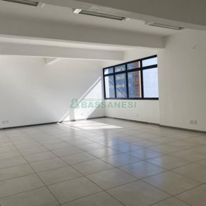 Sala com 797m², no bairro São Pelegrino em Caxias do Sul para Alugar
