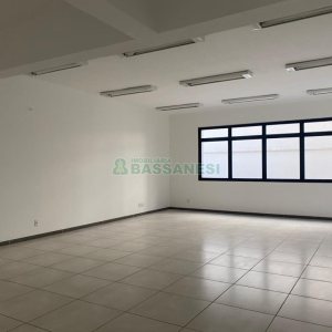 Sala com 797m², no bairro São Pelegrino em Caxias do Sul para Alugar