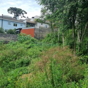Terreno com 800m², no bairro Sant Etiene em Caxias do Sul para Comprar