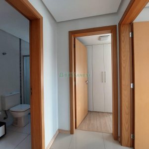 Apto Mobiliado com 89m², 2 dormitórios, 2 vagas, no bairro São Pelegrino em Caxias do Sul para Comprar