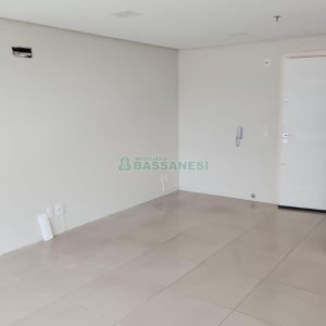 Sala com 30m², 2 vagas, no bairro Villagio Iguatemi em Caxias do Sul para Comprar