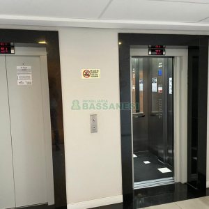 Sala com 53m², 1 vaga, no bairro Pio X em Caxias do Sul para Comprar