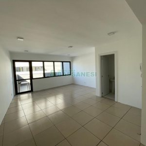 Sala com 53m², 1 vaga, no bairro Pio X em Caxias do Sul para Comprar