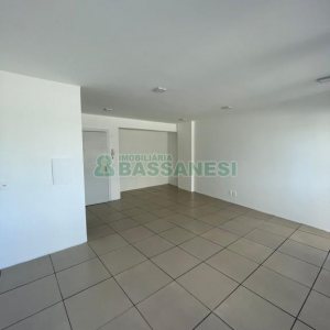 Sala com 53m², 1 vaga, no bairro Pio X em Caxias do Sul para Comprar