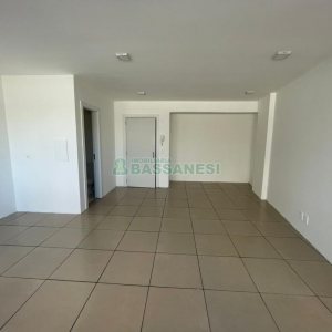 Sala com 53m², 1 vaga, no bairro Pio X em Caxias do Sul para Comprar
