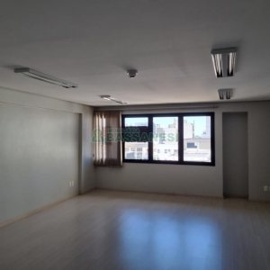 Sala com 48m², no bairro Villagio Iguatemi em Caxias do Sul para Alugar ou Comprar