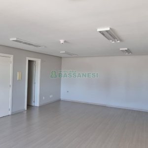 Sala com 48m², no bairro Villagio Iguatemi em Caxias do Sul para Alugar ou Comprar