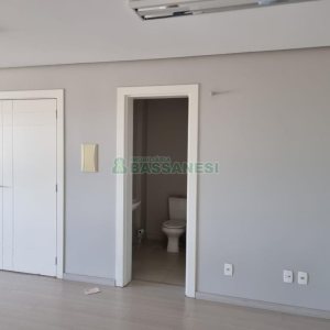 Sala com 48m², no bairro Villagio Iguatemi em Caxias do Sul para Alugar ou Comprar