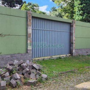 Terreno com 824m², no bairro Sant Etiene em Caxias do Sul para Comprar