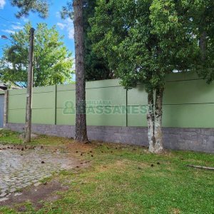 Terreno com 824m², no bairro Sant Etiene em Caxias do Sul para Comprar