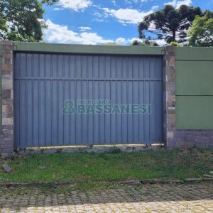 Terreno com 824m², no bairro Sant Etiene em Caxias do Sul para Comprar