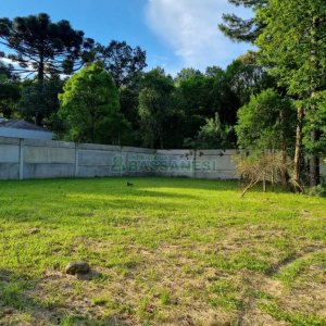 Terreno com 824m², no bairro Sant Etiene em Caxias do Sul para Comprar