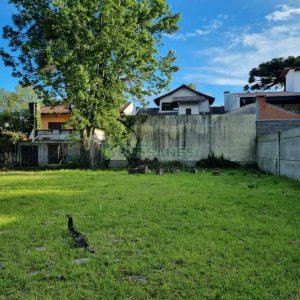 Terreno com 824m², no bairro Sant Etiene em Caxias do Sul para Comprar