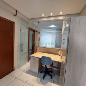 Sala com 53m², no bairro Lourdes em Caxias do Sul para Comprar