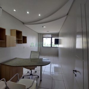 Sala com 53m², no bairro Lourdes em Caxias do Sul para Comprar