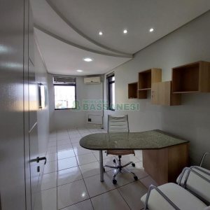 Sala com 53m², no bairro Lourdes em Caxias do Sul para Comprar