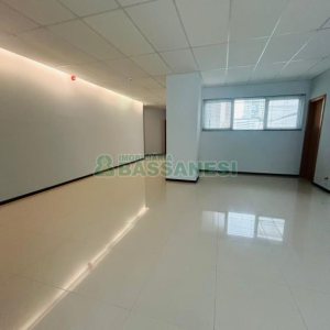 Sala com 100m², 1 vaga, no bairro Centro em Caxias do Sul para Alugar
