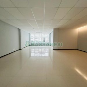 Sala com 100m², 1 vaga, no bairro Centro em Caxias do Sul para Alugar