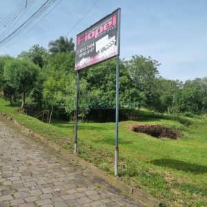 Terreno com 2193m², no bairro Cruzeiro em Caxias do Sul para Comprar