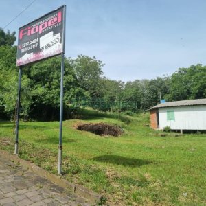 Terreno com 2193m², no bairro Cruzeiro em Caxias do Sul para Comprar