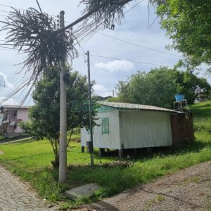 Terreno com 2193m², no bairro Cruzeiro em Caxias do Sul para Comprar