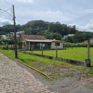 Terreno com 2546m², no bairro São Luiz em Caxias do Sul para Comprar