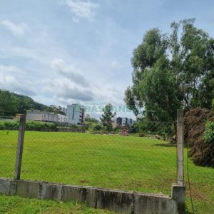 Terreno com 2546m², no bairro São Luiz em Caxias do Sul para Comprar