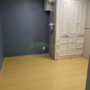 Sala com 48m², no bairro Centro em Caxias do Sul para Alugar